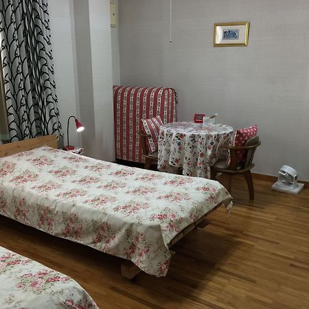 Ladies Inn Motomachi - Caters To Women Hita Eksteriør billede